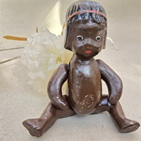 sort-pagehår-roedt-pandebaand-mørkhudet-neger-dukke-gammelt-legetøj